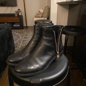Micheal Kors Black Leather Chelsea boots